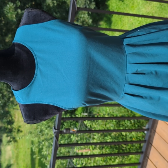 Forest Green Dress - Picture 2 of 6